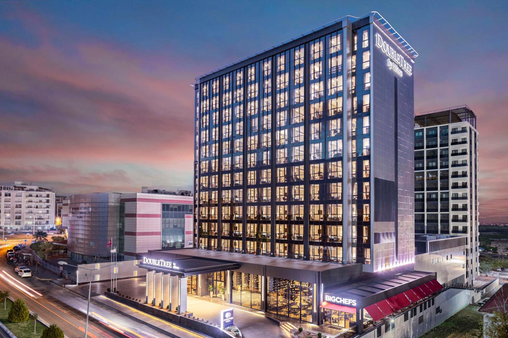 Hotel Doubletree By Hilton Sanlıurfa Exterior foto